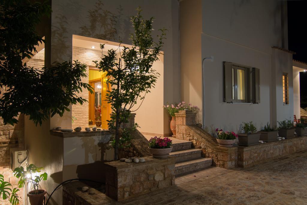 Villa Maira Luxurious With Private Swimming Pool Kórfosz Kültér fotó